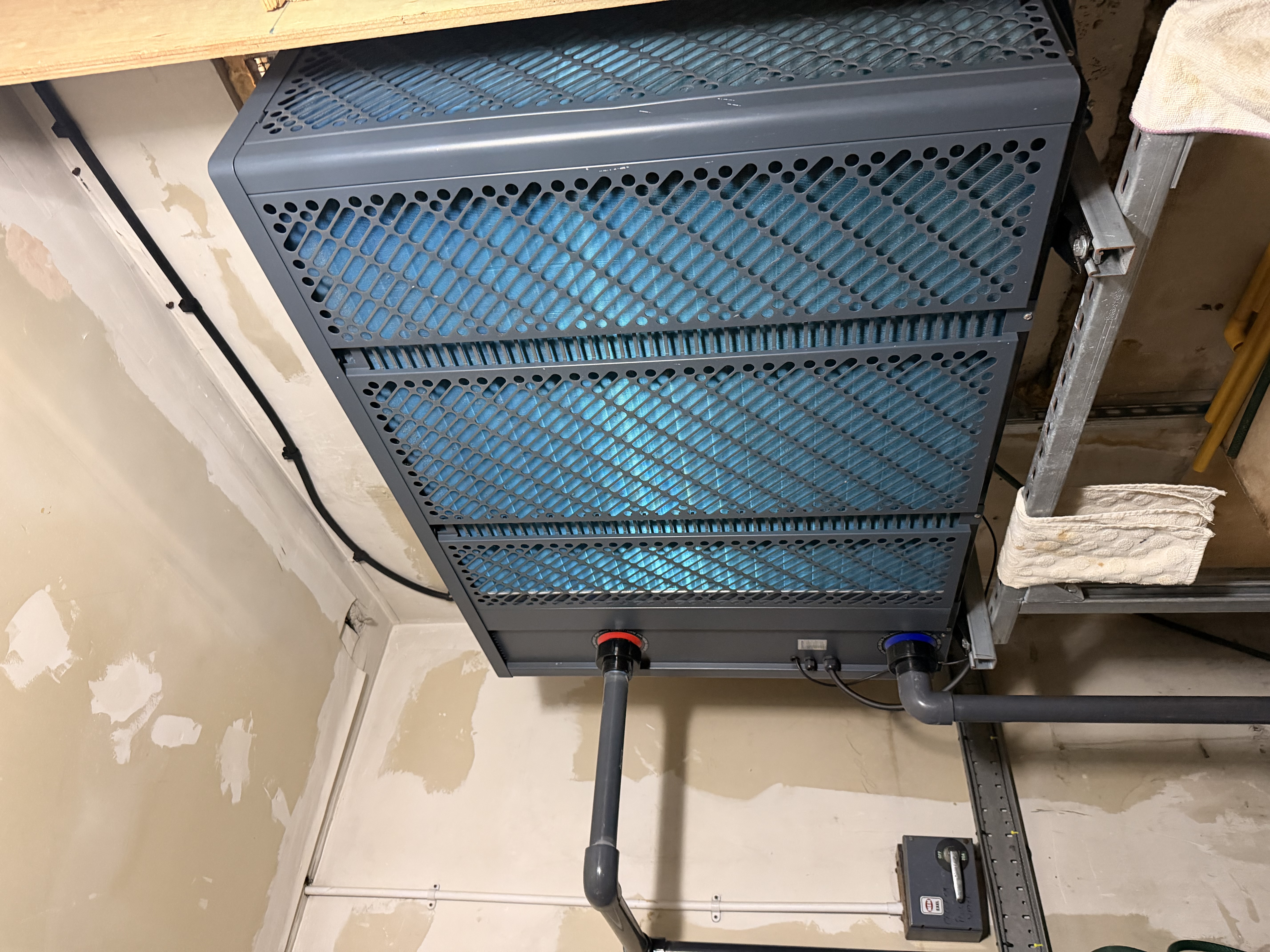 Air source heat pump